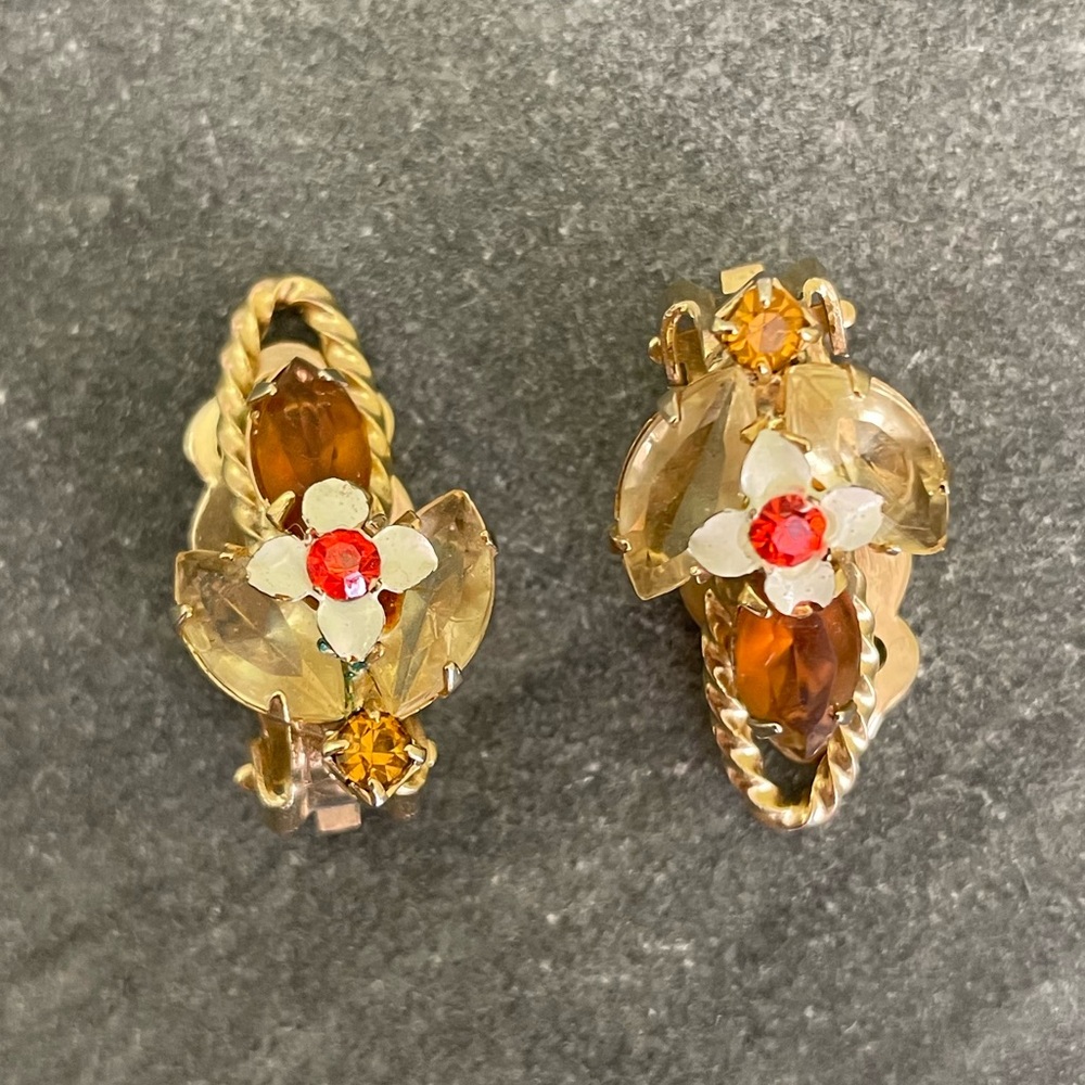 Vintage Gold Flower Austrian Crystal Clip-on Earrings - Picture 9 of 9